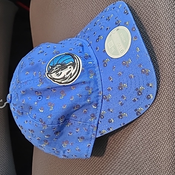 New Era 9Twenty Dallas Mavericks NBA Woman’s Adjustable Blue Floral Print Hat - Picture 1 of 4